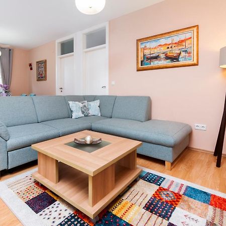 Apartment Deluxe Rovinj Luaran gambar